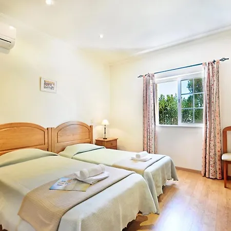 Vivenda Gabriel #vivgabriel Αλμπουφέιρα